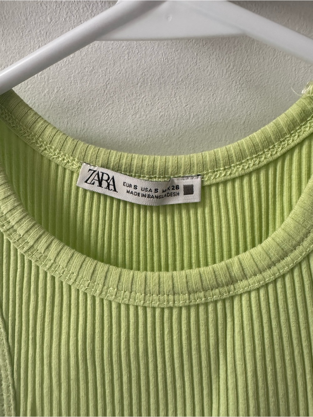 Zara Neon Lime Ribbed Racerback Crop Top - Picture 2 of 3